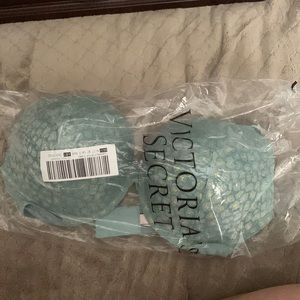 Brand new with tags Victoria secret bra size 38D